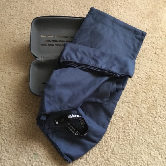 4Monster Navy Blue Silvadur Full Size Microfiber Towel With EVA Case - Picture 2 of 5